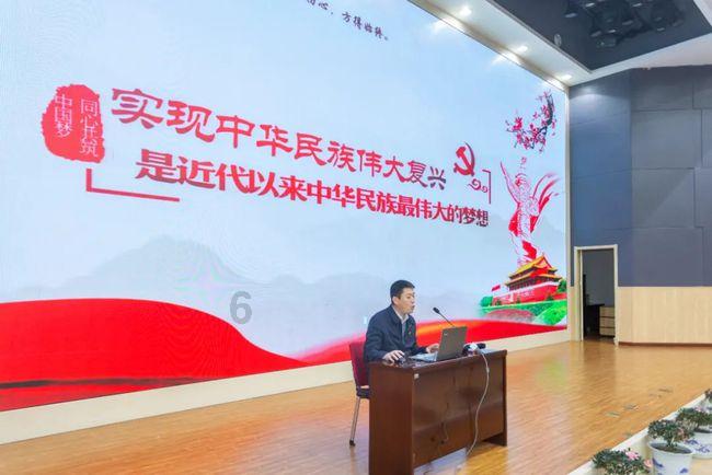 小车灯泡上面一根线怎么接？游戏画面